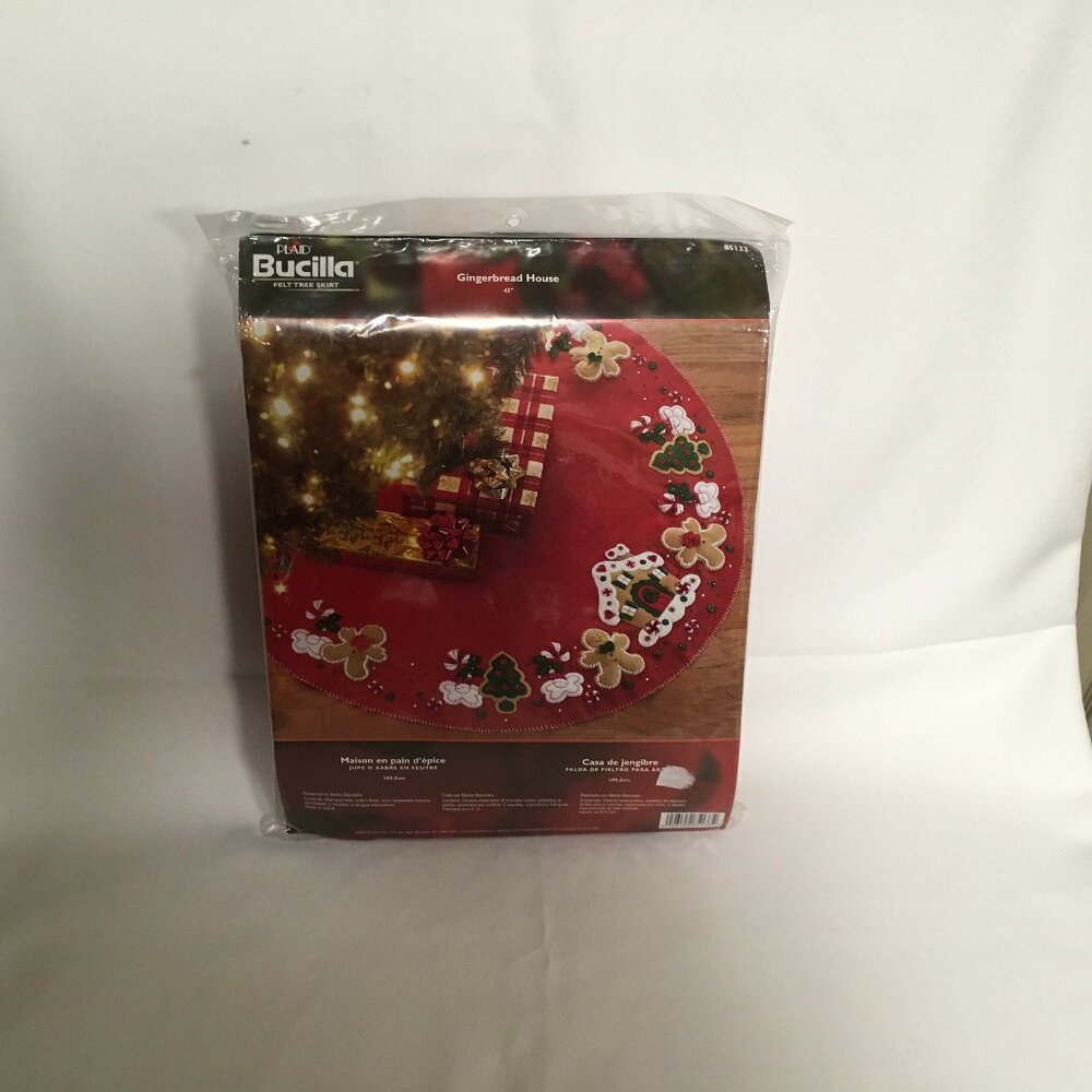 Bucilla Felt Tree Skirt Gingerbread House Christmas Tree Skirt 85133 43 "